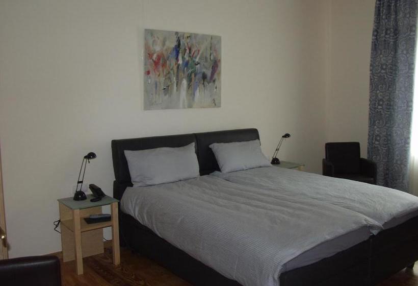 ホテル Exklusive Gastezimmer Landau