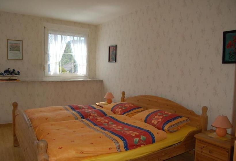 ホテル Weingut Klein Götz