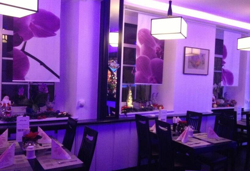 Yumi Hotel Sushi Steaks & Friends