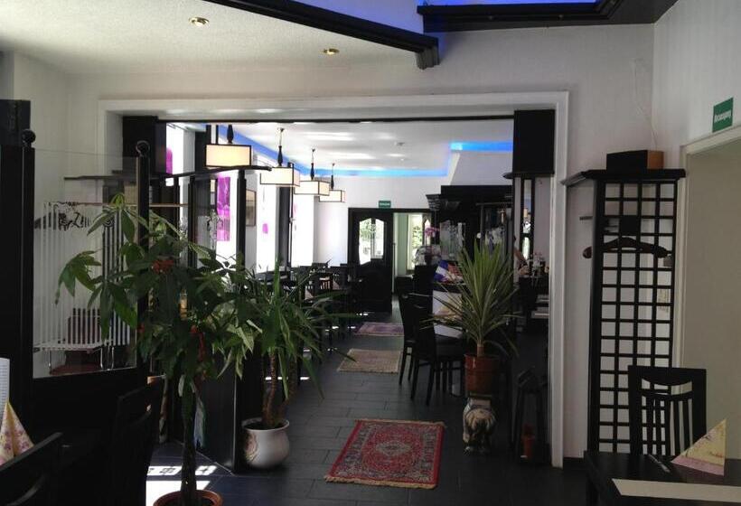 Yumi Hotel Sushi Steaks & Friends