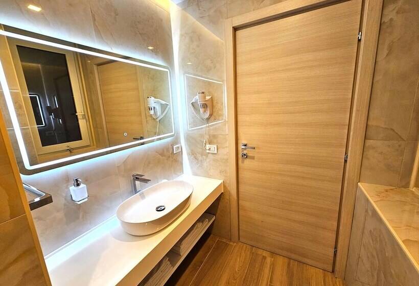 تختخواب و صبحانه Astoria Supreme   Modern Boutique Suites