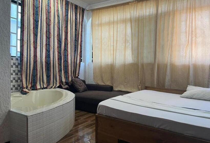 تختخواب و صبحانه Shamanice Lodge