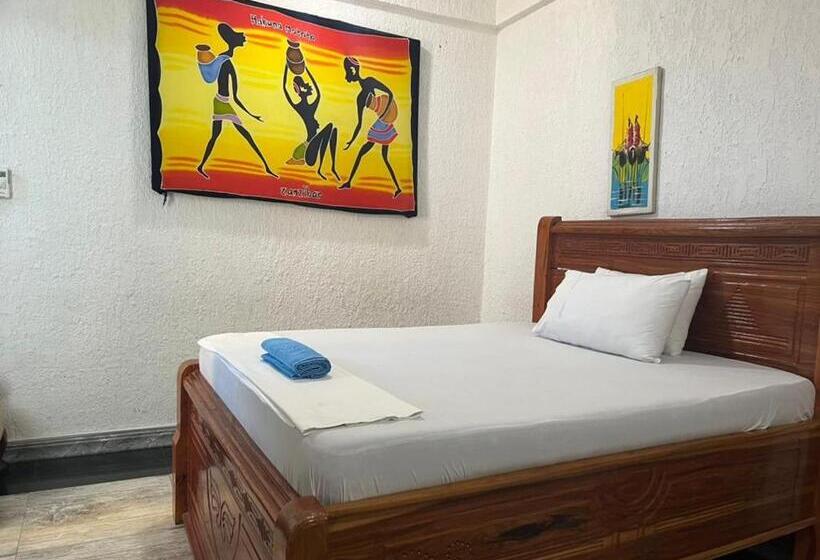 تختخواب و صبحانه Shamanice Lodge