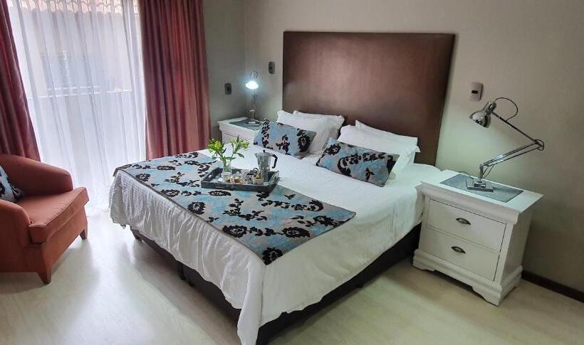 פנסיון Siesta Guest House
