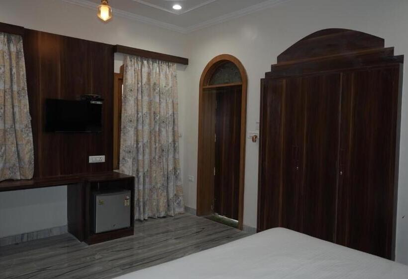 بنسيون The Orchard House   A Boutique