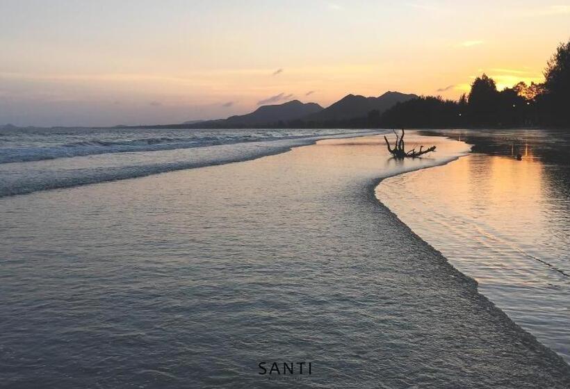 استراحتگاه Santi Beach Retreat