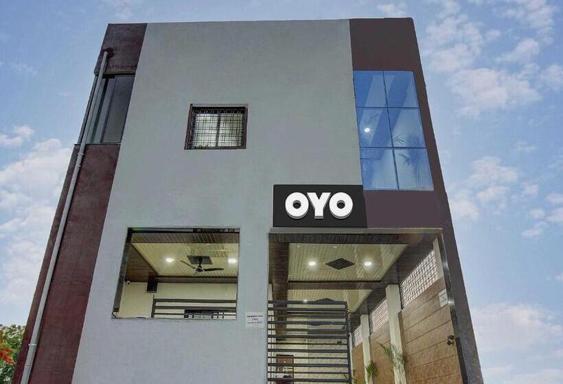 בית מלון כפרי Oyo Flagship 81306  Galaxy