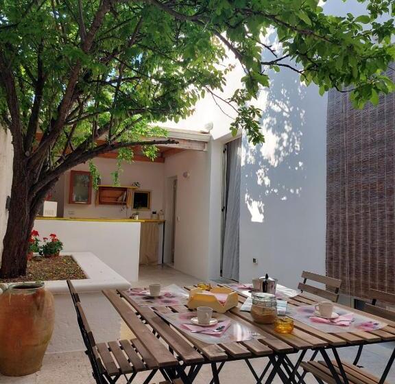 پانسیون Nunnu Pati Apartment