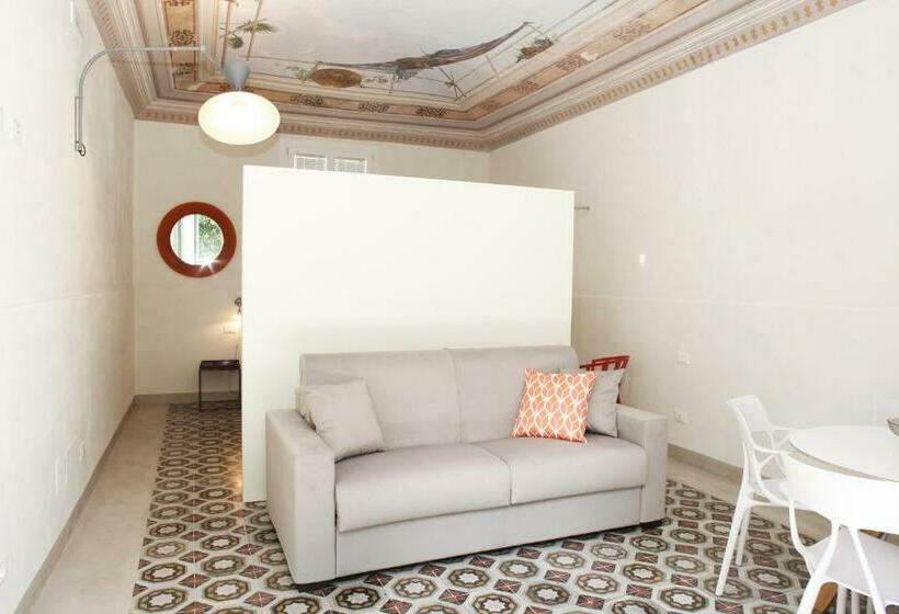 פנסיון Versomare Room & Suite