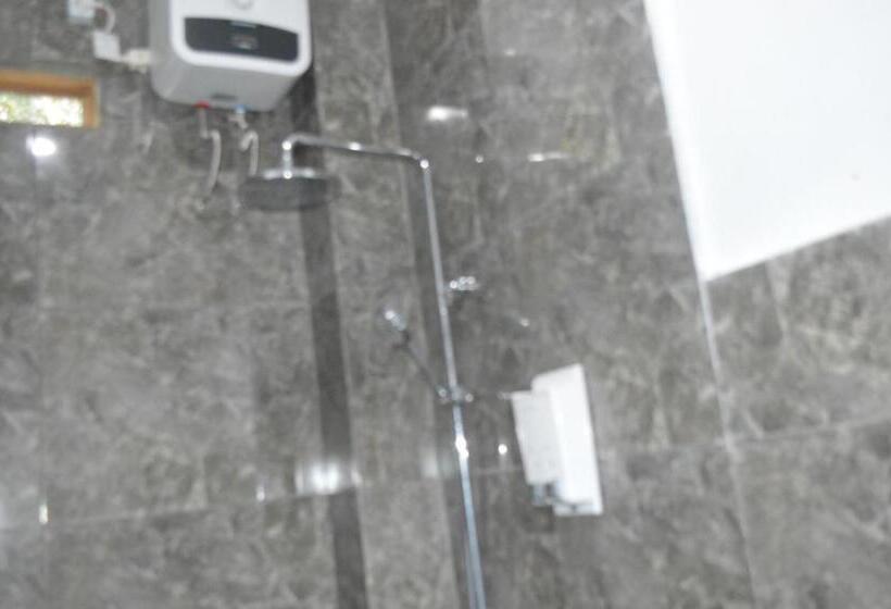 پانسیون Mahoni Guest House Labuan Bajo