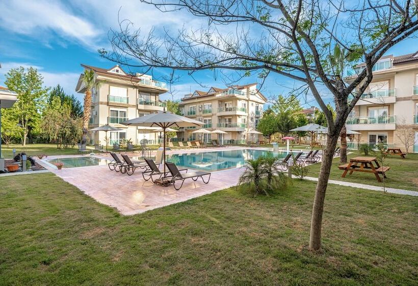 Belek Deluxe Suit