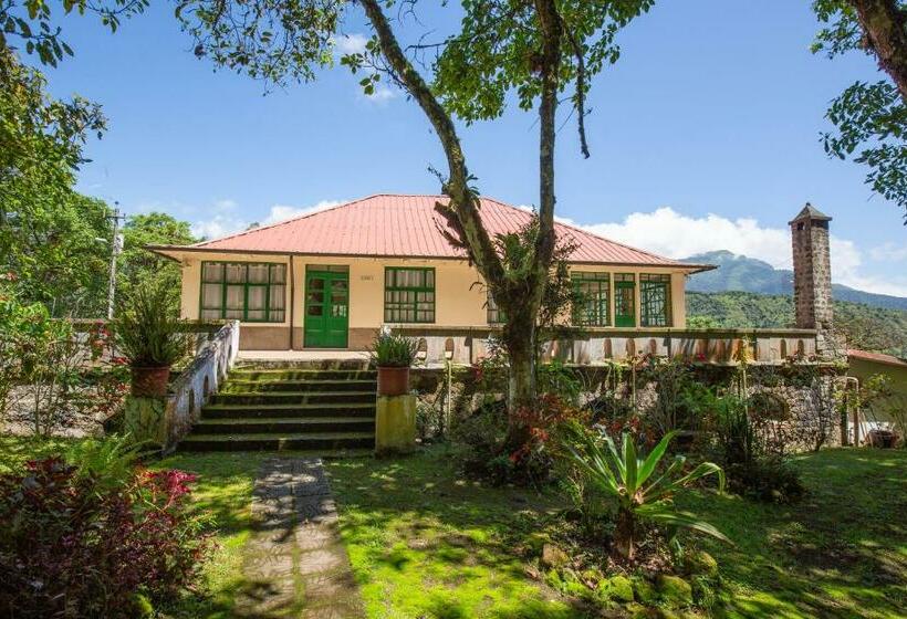 هتل Niebli Historical Farm And Lodge At Pululahua Volcano