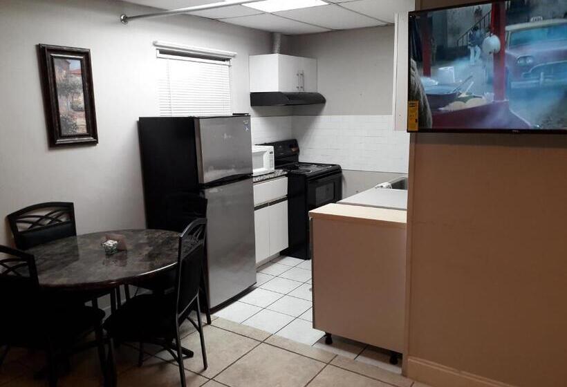 پانسیون Roomy Comfortable Suite