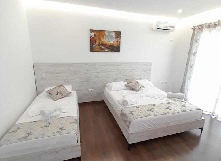 تختخواب و صبحانه Vila Irdi