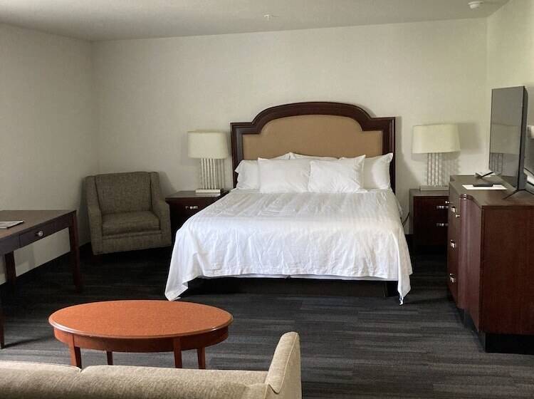 ホテル Elker Inn & Suites