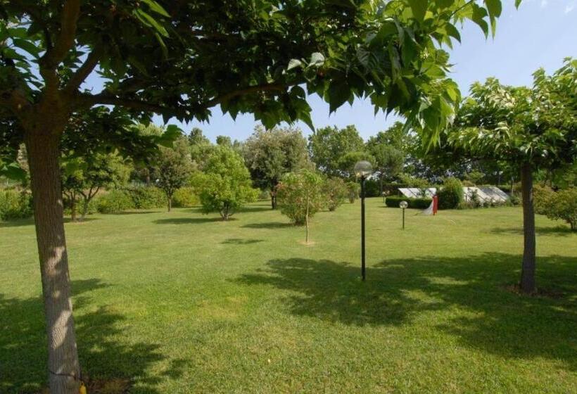 בית מלון כפרי Il Girasole   Ginestra