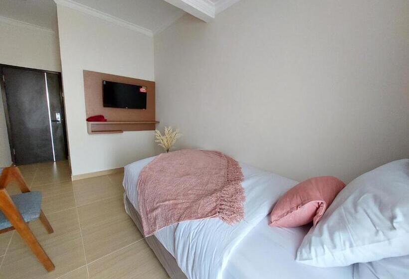 호텔 Nines Residence Balikpapan