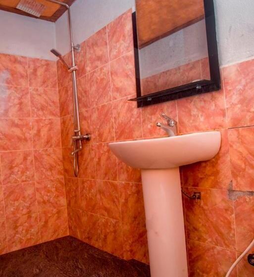 Общежитие Rainforest View Hostal And Rainforest Tours