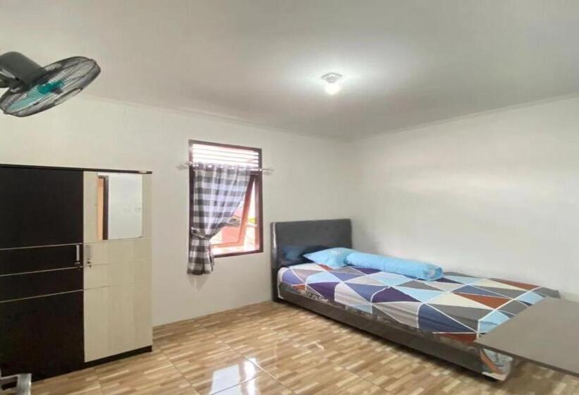 هتل Spot On 92544 Senja Homestay