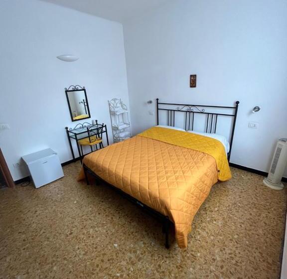 بنسيون Yolo Rooms