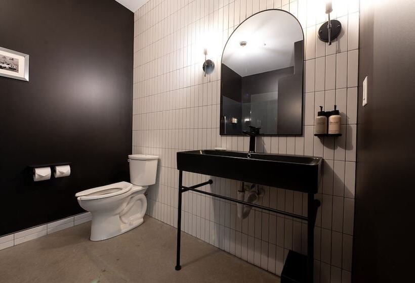 Отель Arch And Cable