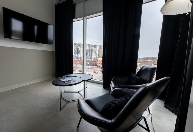 Отель Arch And Cable