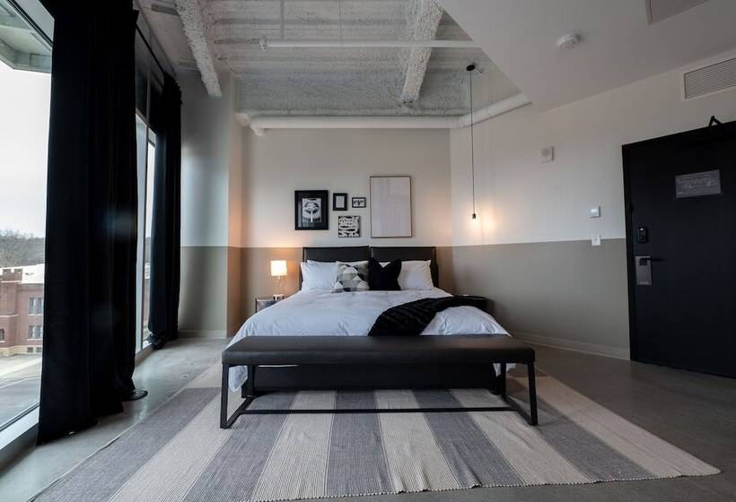 Отель Arch And Cable