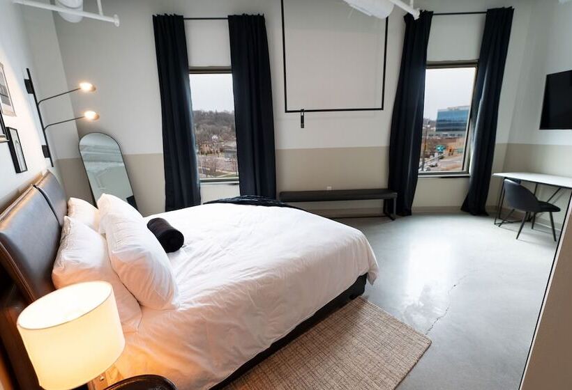 Отель Arch And Cable