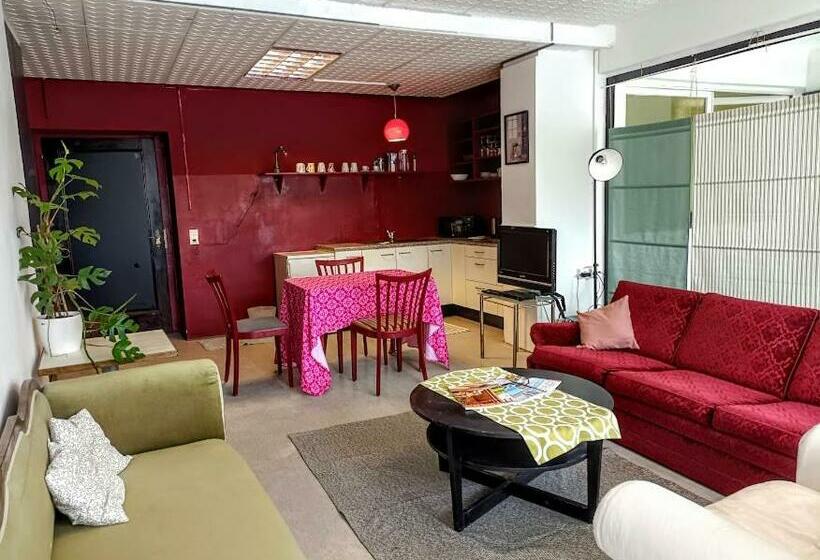 Lounge Style Hostel