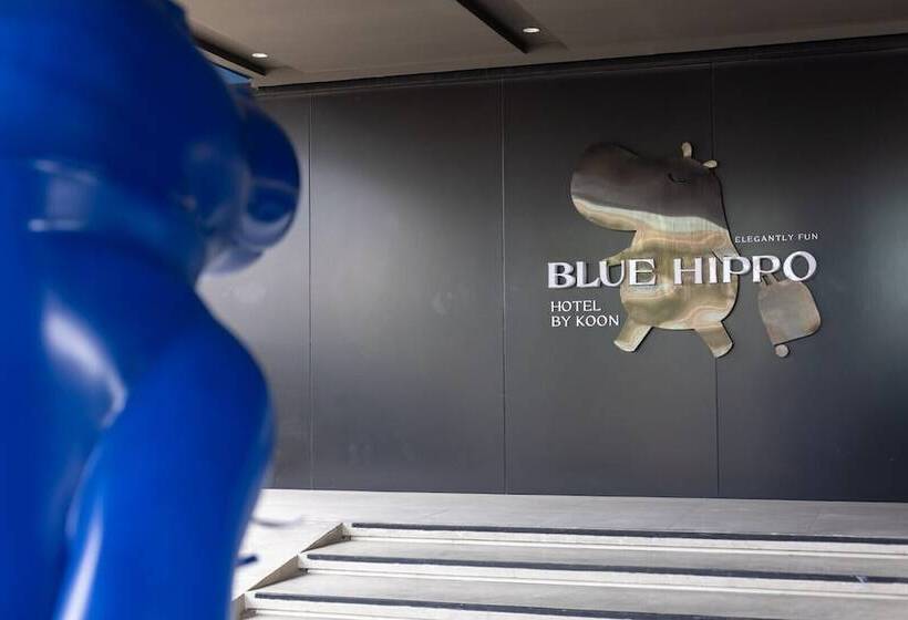 هتل Blue Hippo