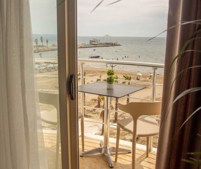 Wave Beachfront Apartments