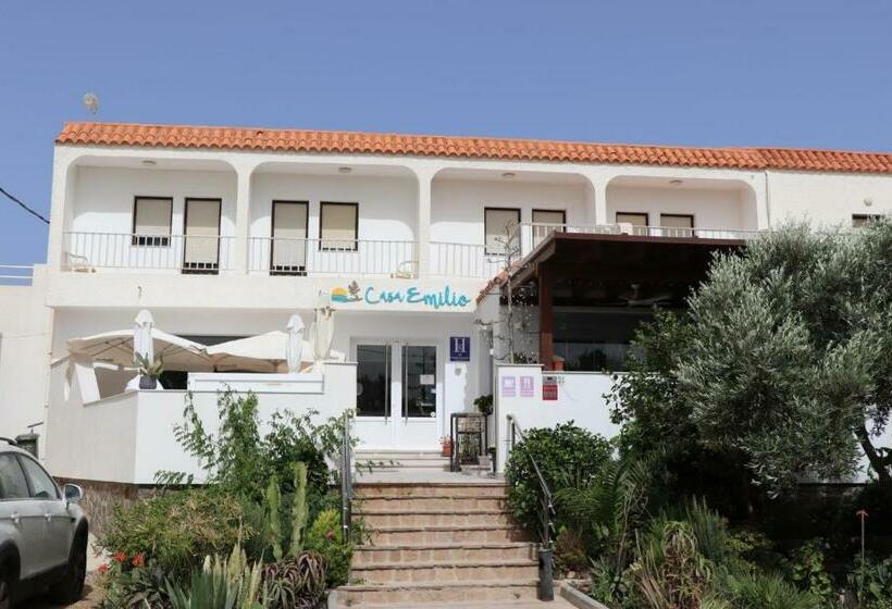 پانسیون Hostal Casa Emilio