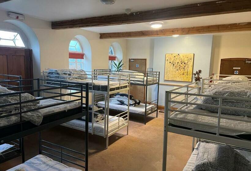 Общежитие Llanfyllin Workhouse Y Dolydd