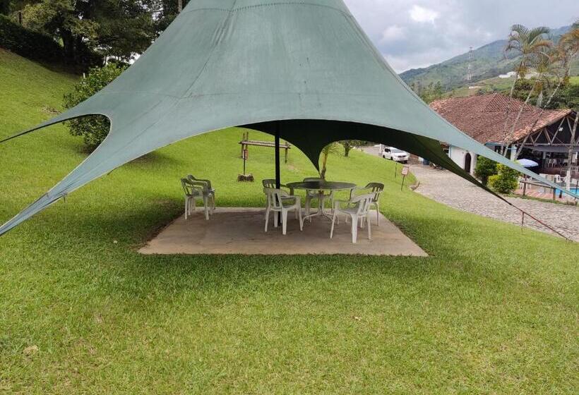 בית מלון כפרי Hosteria Puerta Del Nus