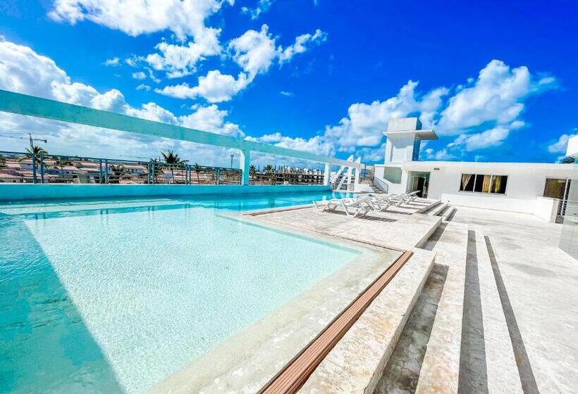 Rooftop Pool Ducassi Studio Suites Deluxe Hotel Beach Club & Spa