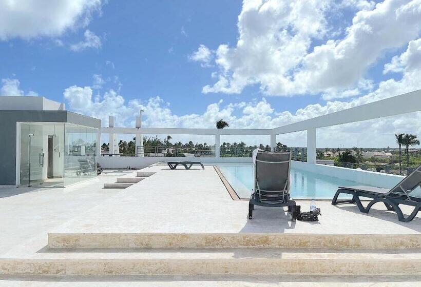 Rooftop Pool Ducassi Studio Suites Deluxe Hotel Beach Club & Spa