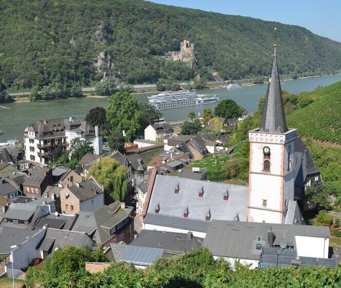 ホテル Gasthof Schuster