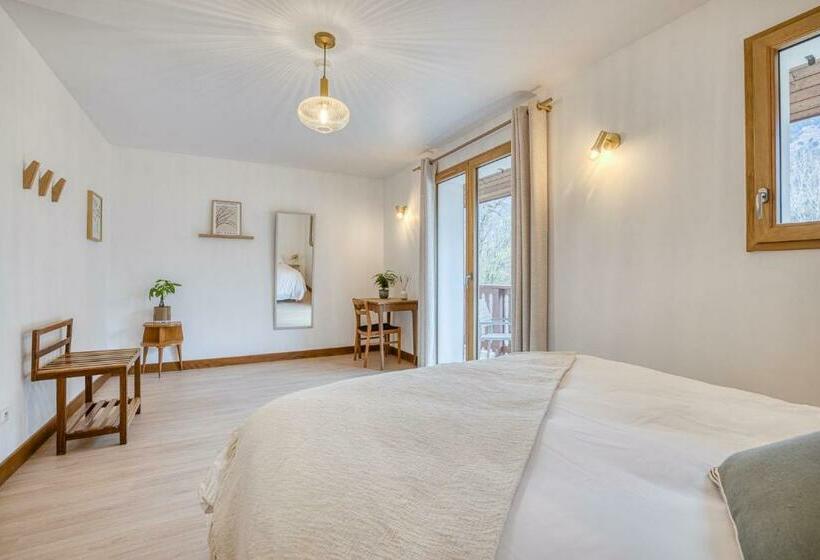Общежитие Auberge Du Pont De L Abîme
