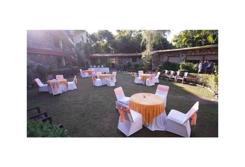 فندق Hr Dukes Den Resort