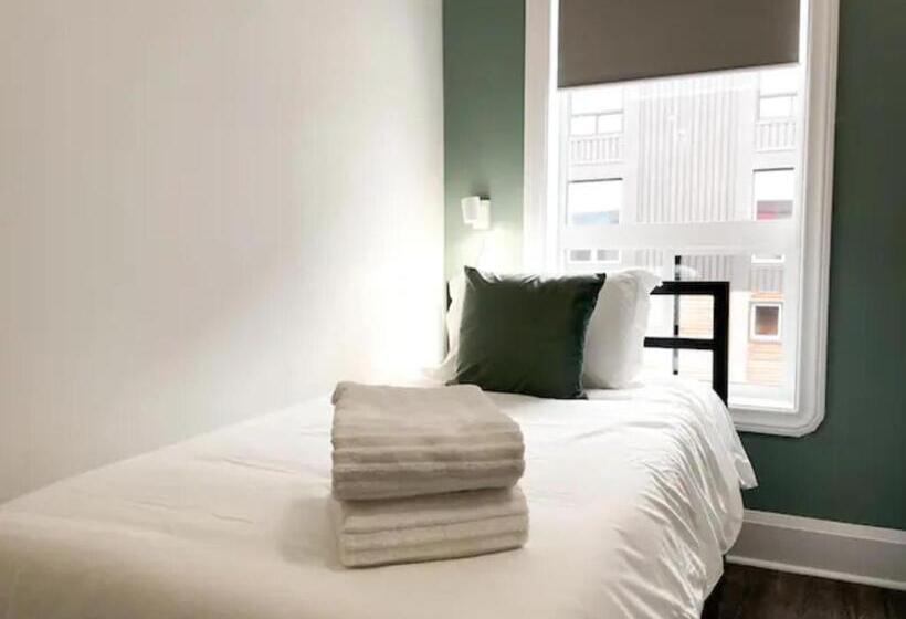 בית מלון כפרי Lake Superior Boutique