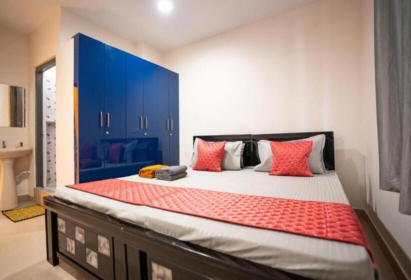 هتل Yellow Bells Signature Hitec City