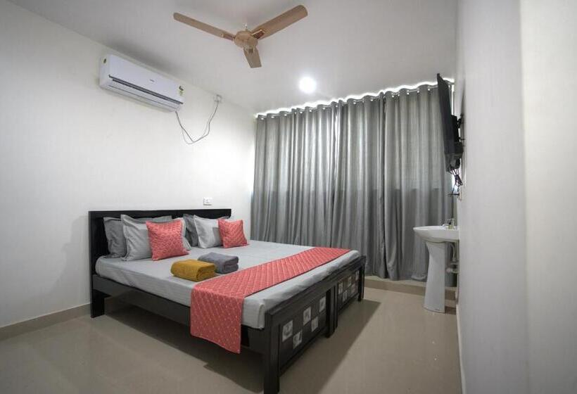 هتل Yellow Bells Signature Hitec City