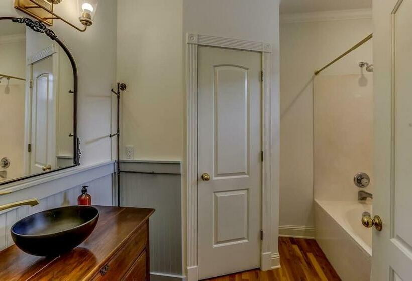 Общежитие Bonne Terre Inn Cedar Room