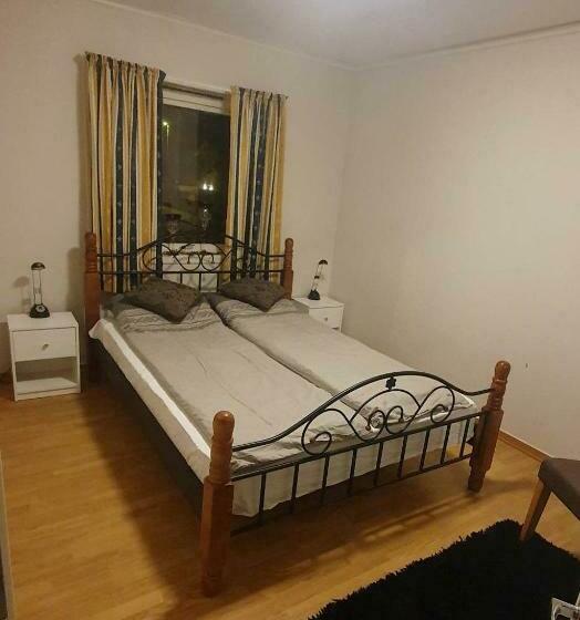 Roald Hostel