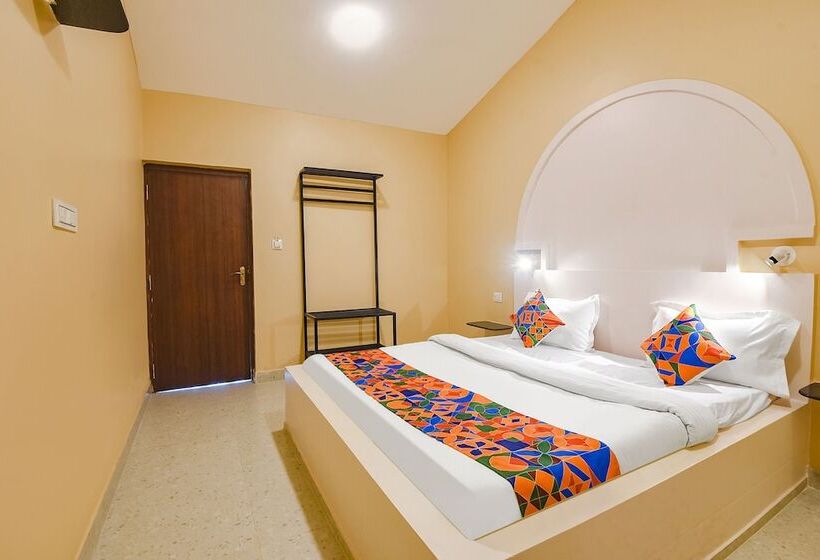 בית מלון כפרי Fabescape Kautilyaa Resort With Swimming Pool