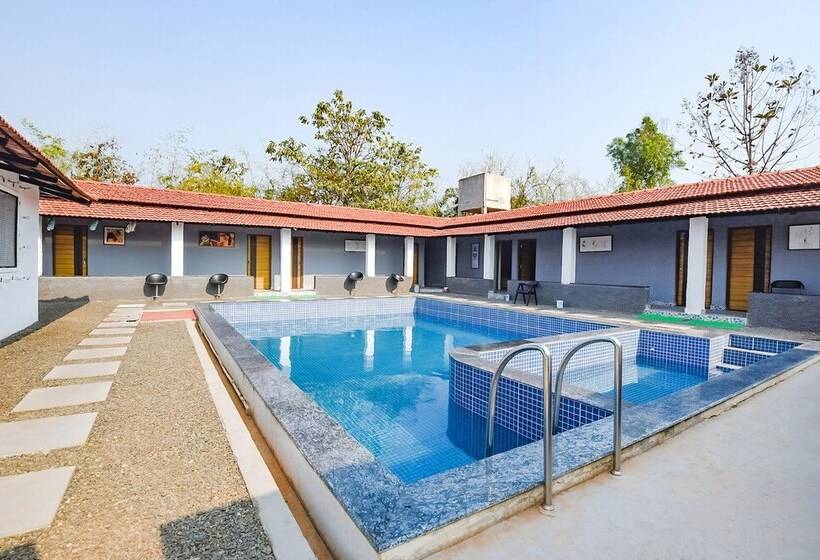 בית מלון כפרי Fabescape Kautilyaa Resort With Swimming Pool
