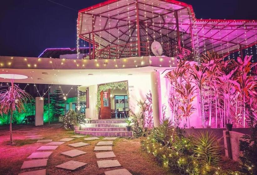 ホテル Goroomgo Luxury Palm Bhimtal   Luxury Room   Excellent Customer Service   Best Seller
