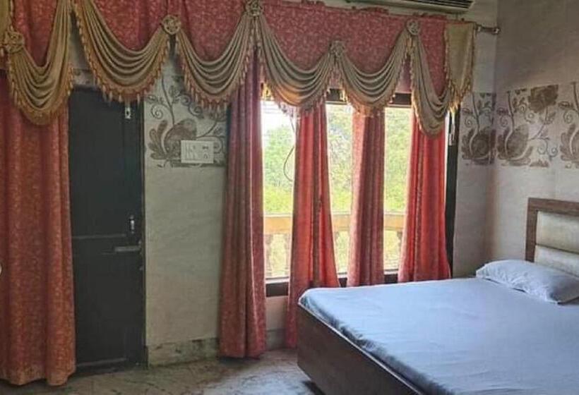 ホテル Ivy, Talwara