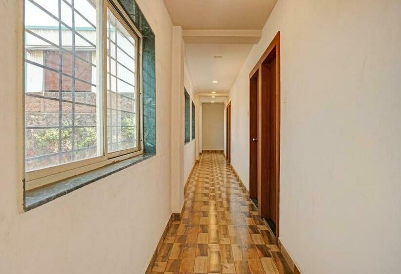 בית מלון כפרי Oyo Flagship 88826 Pruthvi Lodging