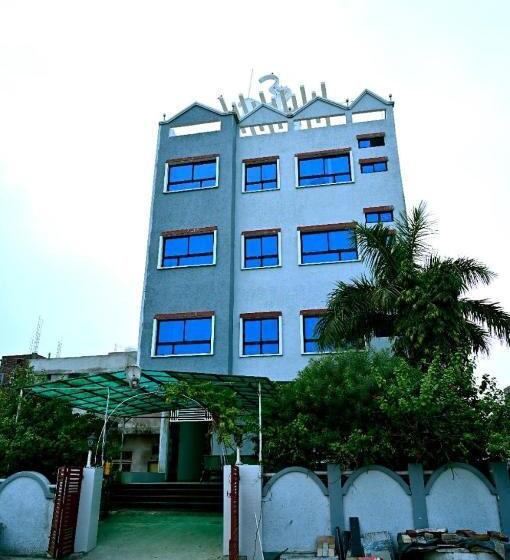 ホテル Oyo  Raj Laxmi Residency